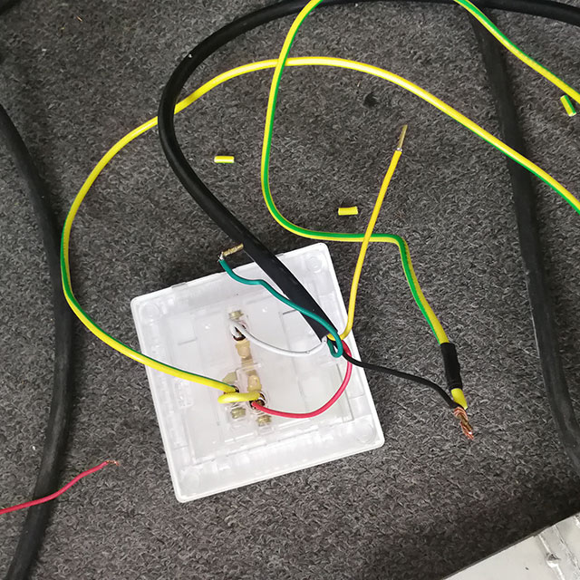 噴淋塔廠家 模擬量電動風閥接線實物演示圖.jpg